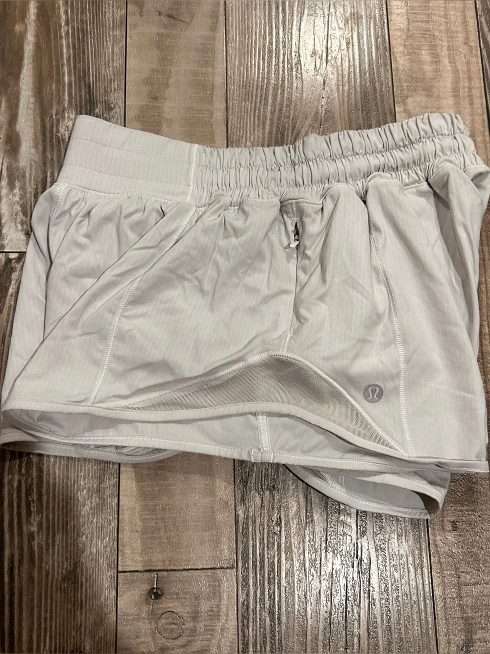 Lululemon Hotty Hot Short II 2.5”